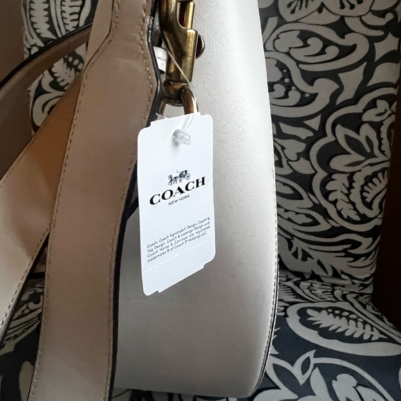 NWT Coach Maddy Hobo Bag Glovetanned Smooth Leather Cream - Picture 5 of 8